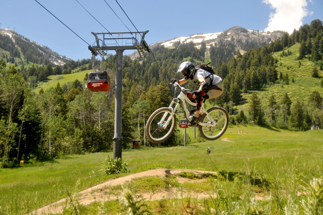 07-09-11, mountain biking at jackson hole mountain resort teton village mountain bike park, free for all bike launch